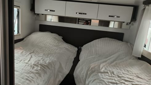 The Yellow Spark. – brand new all-in mobile home 4p