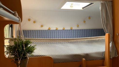 Hymer spacious 6p family camper with bunk beds