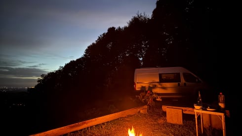 Juan de Jumper – Avontuurlijke zelfbouwcamper te huur