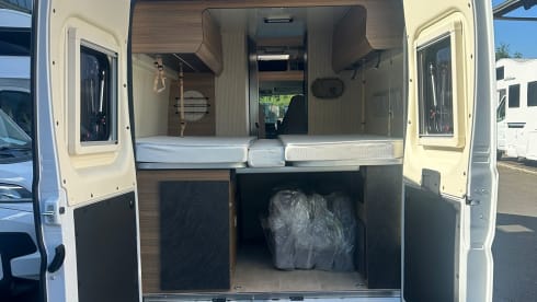 Nr. 7 – Rimor van single beds