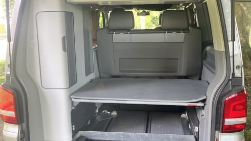  luxury VW California Edition car T5