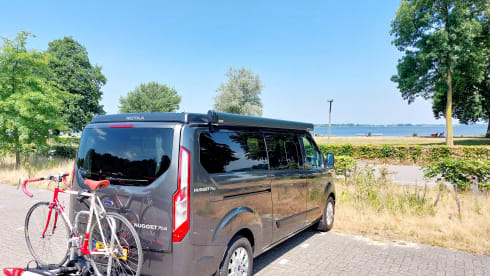 Nugget – Ford Nugget Plus 2023 with pop-up roof