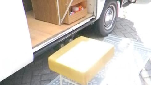 Luna – 3p Volkswagen campervan from 1972