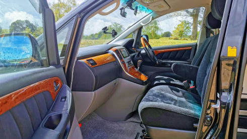 A Beautiful Escape – Luxury Automatic Toyota 4 berth, 5 seat, insurance included