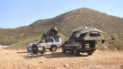 FORD RANGER 2 ROOFTOP TENT – Ford Ranger Wildtrack Auto (2 roof-top tents, ideal for up to 5 people)