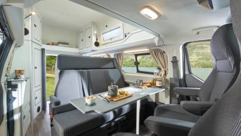 Campervan Westfalia Ford Nugget PLUS Automatic High Roof WITH WC