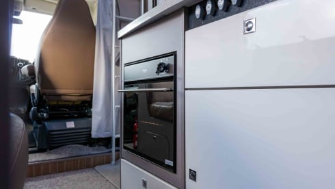 A7300DB – Etrusco 6 berth 5 seatbelts 2021. Automatic. 5G Internet. TV. Solar Panels.