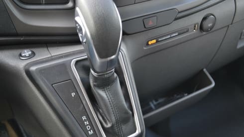 15 LMC H664 – Lmc Tourer Lift (2024) 2-4 persons automatic