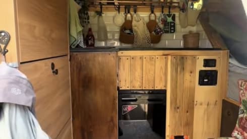 Bluey – Cosy Self-Built Camper Van for Your UK Adventures