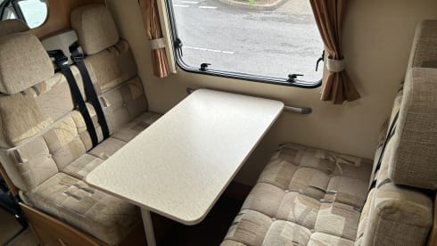 Jeffy – Jeffy – Low-Mileage, Fully Stocked Motorhome, Sleeps 6 Including Insurance!