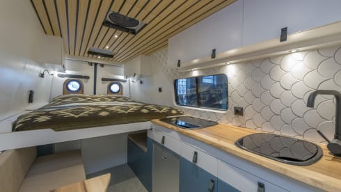 De brilsmurf – 2p Volkswagen bus from 2016/2023