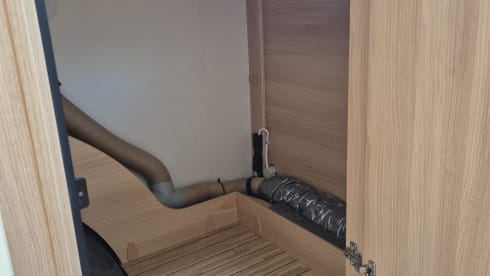 Dethleff camper met inventaris – Dethleff Globe 4 semi-integrated 4 persons