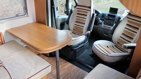 SPACIOUS LUXURY EQUIPPED CAMPER 2008