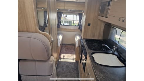 Rent & Drive! – 2 berth Peugeot Compact motorhome 2018