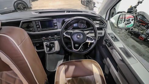 Vanellope – Meet Vanellope – Modern VW T6.1 Campervan (2020), ULEZ-Compliant, Sleeps 4