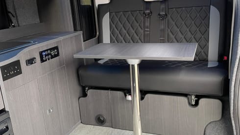 Renault Traffic SL Campervan 4 Birth