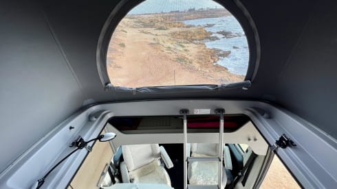 Freeda – Luxury off-grid Hymer (4p) roof tent