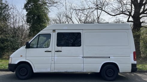 Padfoot 🐕 – Individuell ausgebauter 2-Personen-Campervan / Baujahr 2002