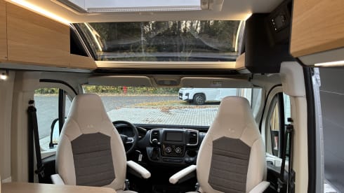 Adria Twin 640 SGX E AUTOMATIC