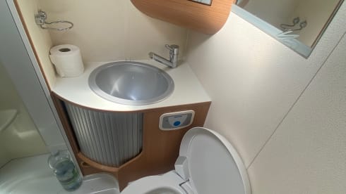 Aisholpan – Comfortable 4 berth Adria Vision for all weather travel fun
