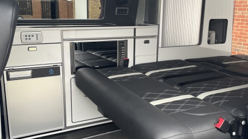 SILVERFOX – Adventure Ready 4 berth Volkswagen campervan from 2021