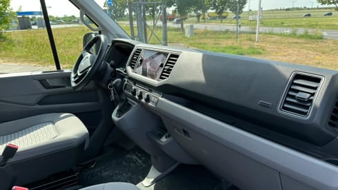 De ZilverGrijze XL – VW Grand California 2.0L TDI 680 from 2021