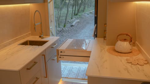 Luna – Meet Luna - 3 berth luxury Campervan