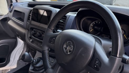 THE WEE HOOSE – Das kleine Haus – Vauxhall Vivaro LWB Wohnmobil – 4 Schlafplätze