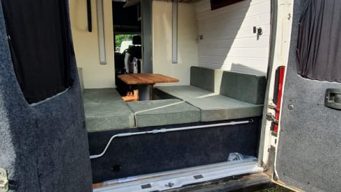 Ragianna – 4 Berth Citroën Relay 2023 OFF Grid Conversion