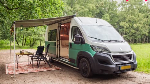 Puck de camperbus  – Zeer complete off-grid zelfbouw camper uit 2019