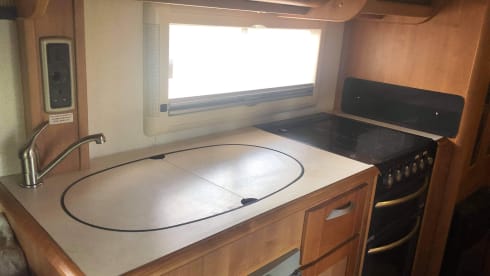 6 berth Mercedes-Benz alcove from 2006