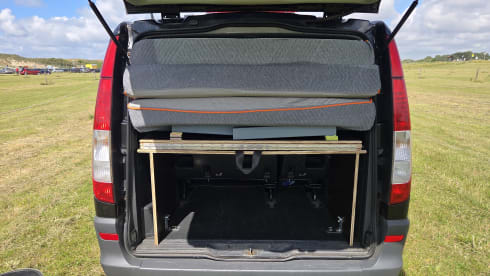 Blacky – Mercedes- Benz Vito Camper 5-Pers. "Blacky" | Automaat & Airco | Euro 5