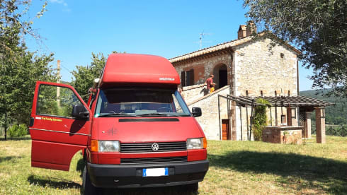 FREAK – Volkswagen T4 Westfalia CamperVan 4 seats Compact Versatile Hard Top