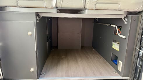 Tiny – 2p Adria Mobil campervan uit 2022