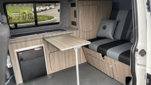 SCOTTISH EXPLORER T6 – VW POP TOP CAMPER 4 BERTH