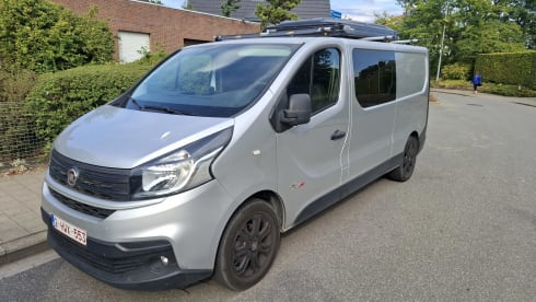 Snelle Jelle – 2016 4-person Fiat campervan