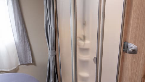 half integraal camper – 4p Sunlight semi-integrated from 2018