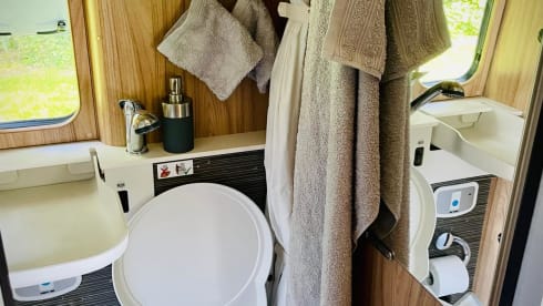 Tourer Family –  Knaus Boxstar 600 - With lifting roof and fixed 4 sleeping places!