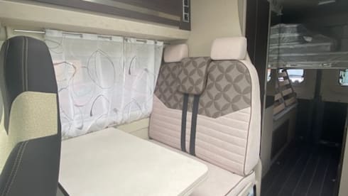 Horus Sun Seeker – Rimor Lux 4 berth Camper
