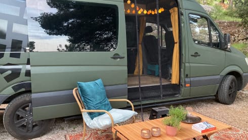 GREENLIFE – Mercedes Sprinter, very spacious attractive camper, 7 meters