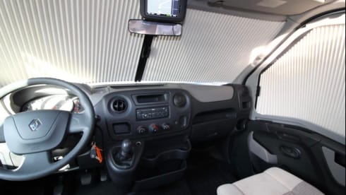 Fully and very luxuriously equipped 2 persons (max 3) Adria Matrix Suprème