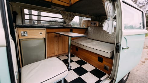 Maeve – An AUTHENTIC classic 1973 VW campervan