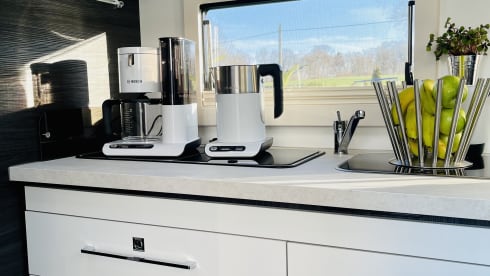 5. Amigo – Luxury Motorhome Benimar Mileo 268 Northautokap for rent!
