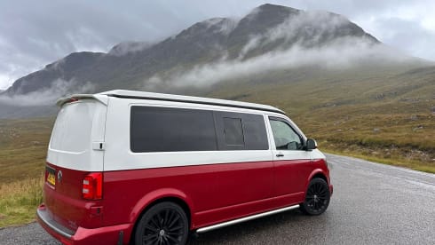 Monroe – Stylish VW Transporter T6 LWB Campervan for Adventure & Comfort