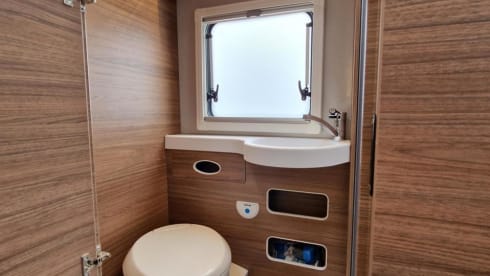 Knaus Live 1 700 meg 2022 (Aut, 180hp, LED lighting, air conditioning, carplay, TV)