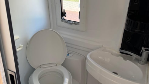 Clever runner  600 – 2p Citroën campervan from 2021