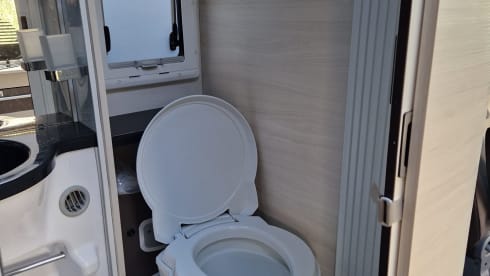 Holiday Hopper – 4p Challenger integrated uit 2018