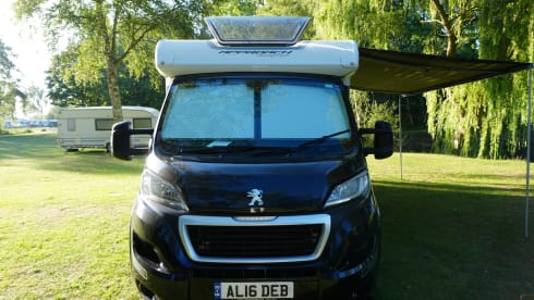 Betty – Immaculate condition 4 Berth Family Motorhome 