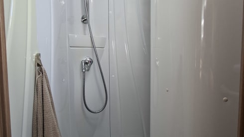 Bürstner Viseo i690G integraal camper 4 pers. automaat+fietsendrager