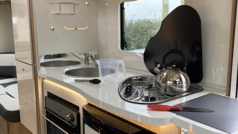 Discovery  – Discovery - 5 berth motorhome